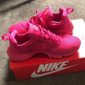 hot pink nike presto